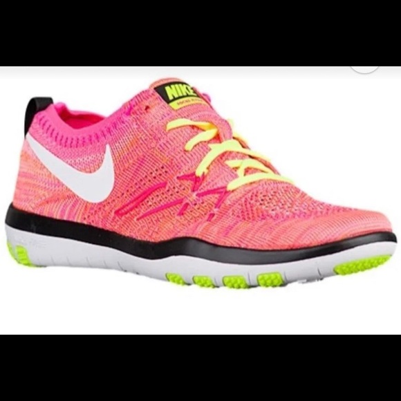 nike flyknit cross trainer